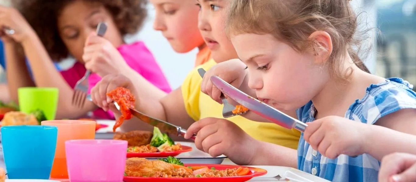 Αυτές είναι οι 9 τροφές που συμβάλλουν στην αύξηση του ύψους των παιδιών